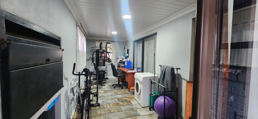 6 Bedroom Property for Sale in Dana Bay Western Cape